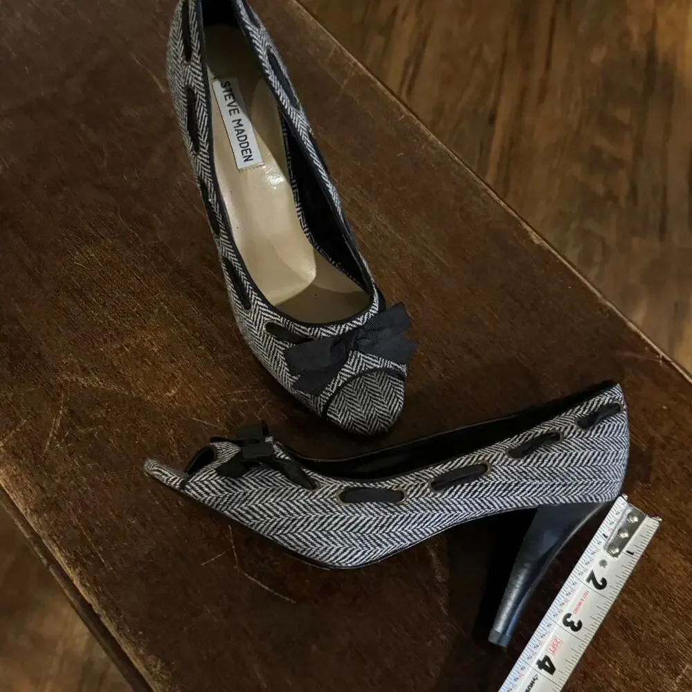 Steve Madden Herringbone Peep Toe Heels Size 9 Y2K Office Siren Coquette Pumps